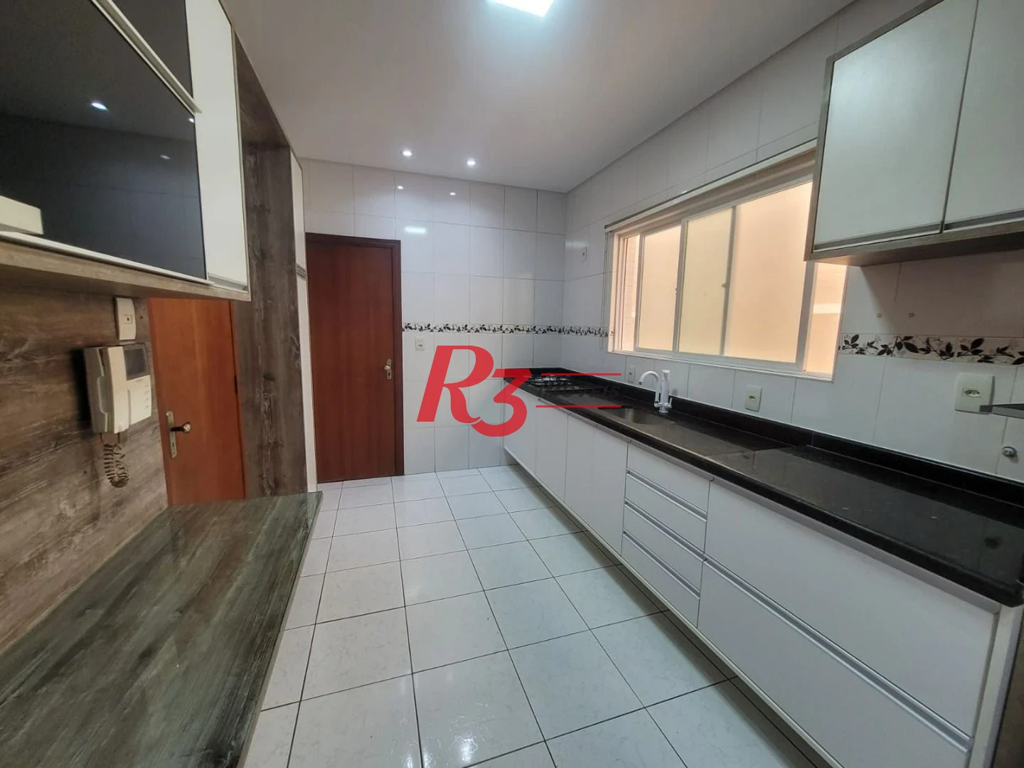Casa com 3 dormitórios à venda, 160 m² por R$ 1.000.000,00 - Estuário - Santos/SP