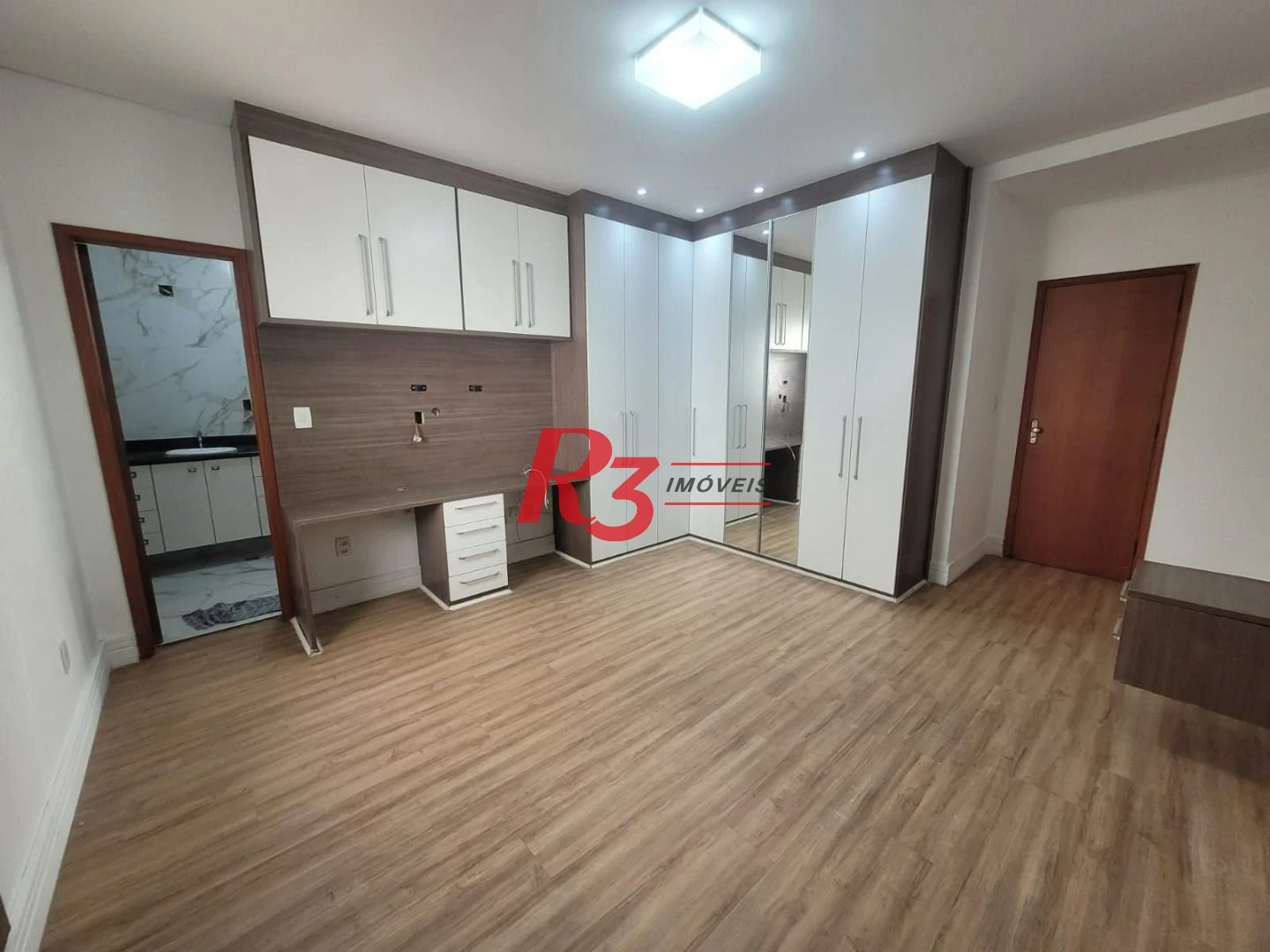 Casa com 3 dormitórios à venda, 160 m² por R$ 1.000.000,00 - Estuário - Santos/SP