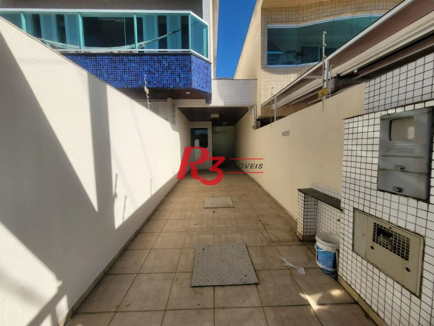 Casa com 3 dormitórios à venda, 160 m² por R$ 1.000.000,00 - Estuário - Santos/SP