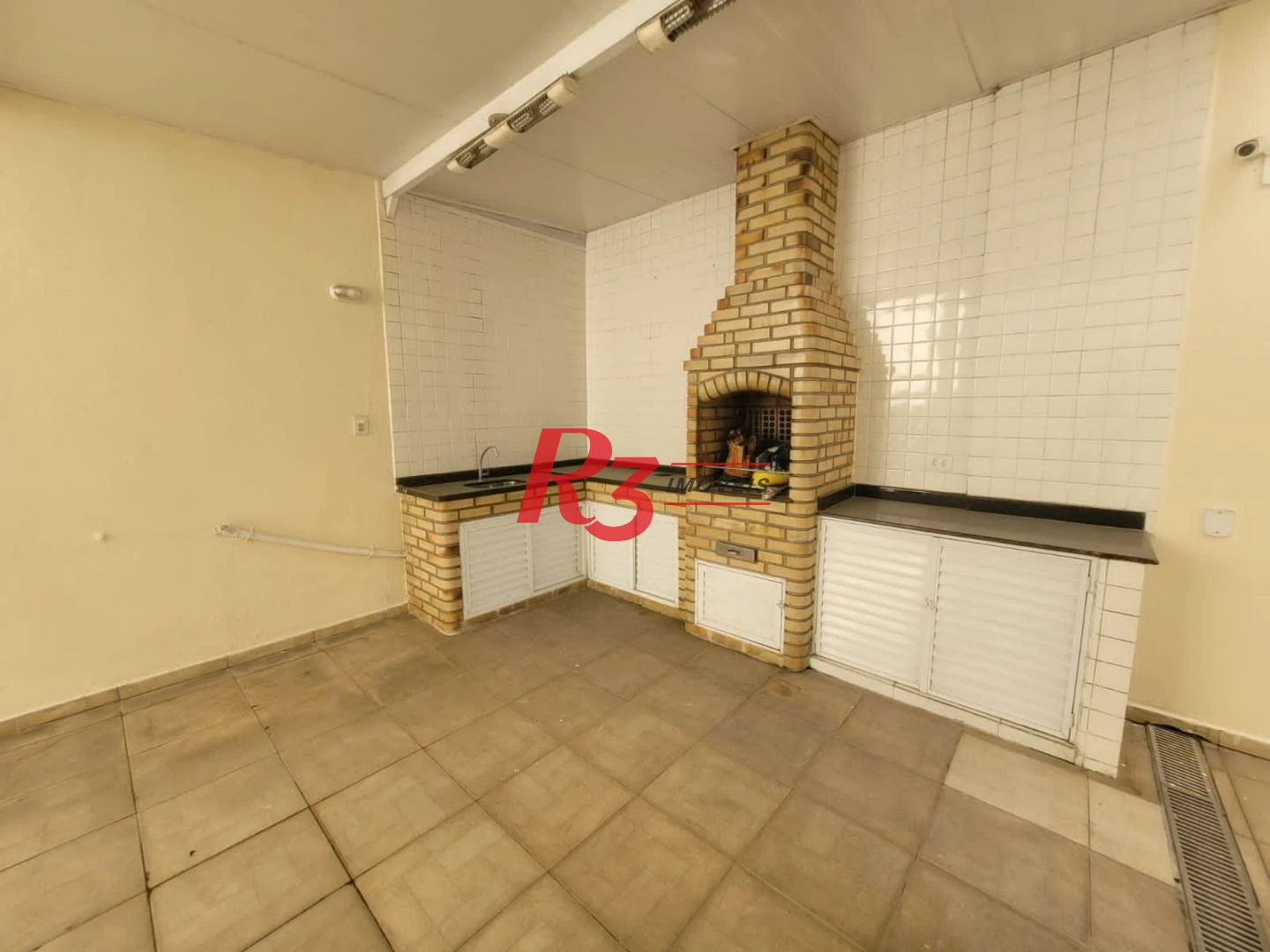 Casa com 3 dormitórios à venda, 160 m² por R$ 1.000.000,00 - Estuário - Santos/SP