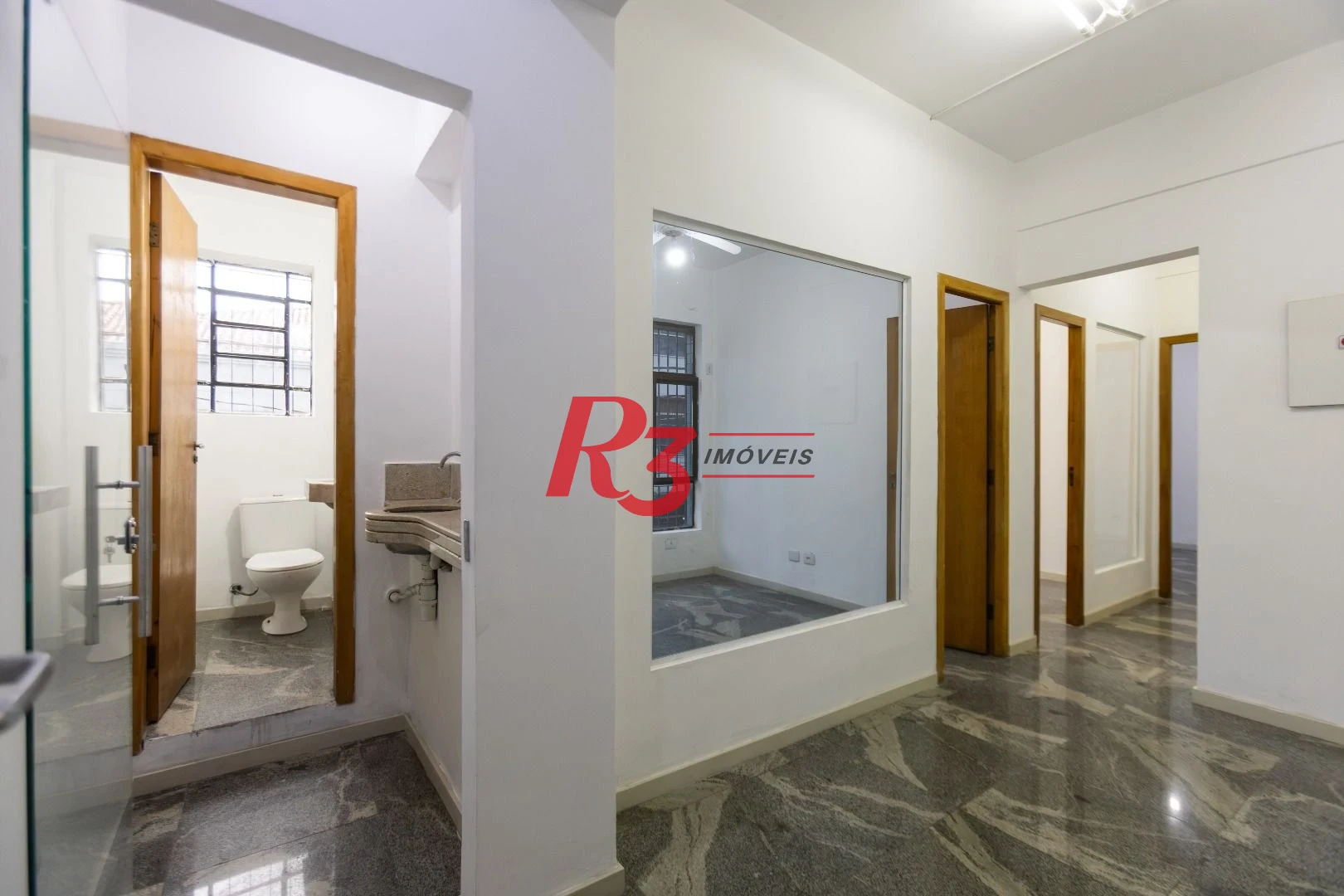 Sala, 47 m² - venda por R$ 250.000,00 ou aluguel por R$ 2.500,00/mês - Centro - Santos/SP