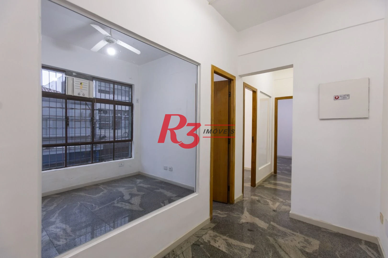 Sala, 47 m² - venda por R$ 250.000,00 ou aluguel por R$ 2.500,00/mês - Centro - Santos/SP