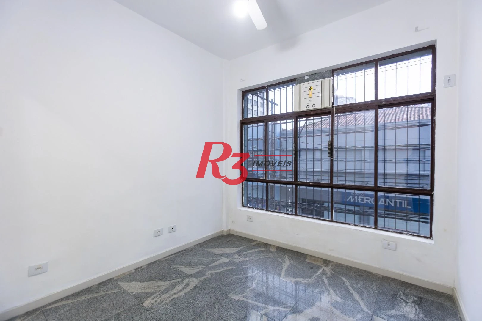 Sala, 47 m² - venda por R$ 250.000,00 ou aluguel por R$ 2.500,00/mês - Centro - Santos/SP