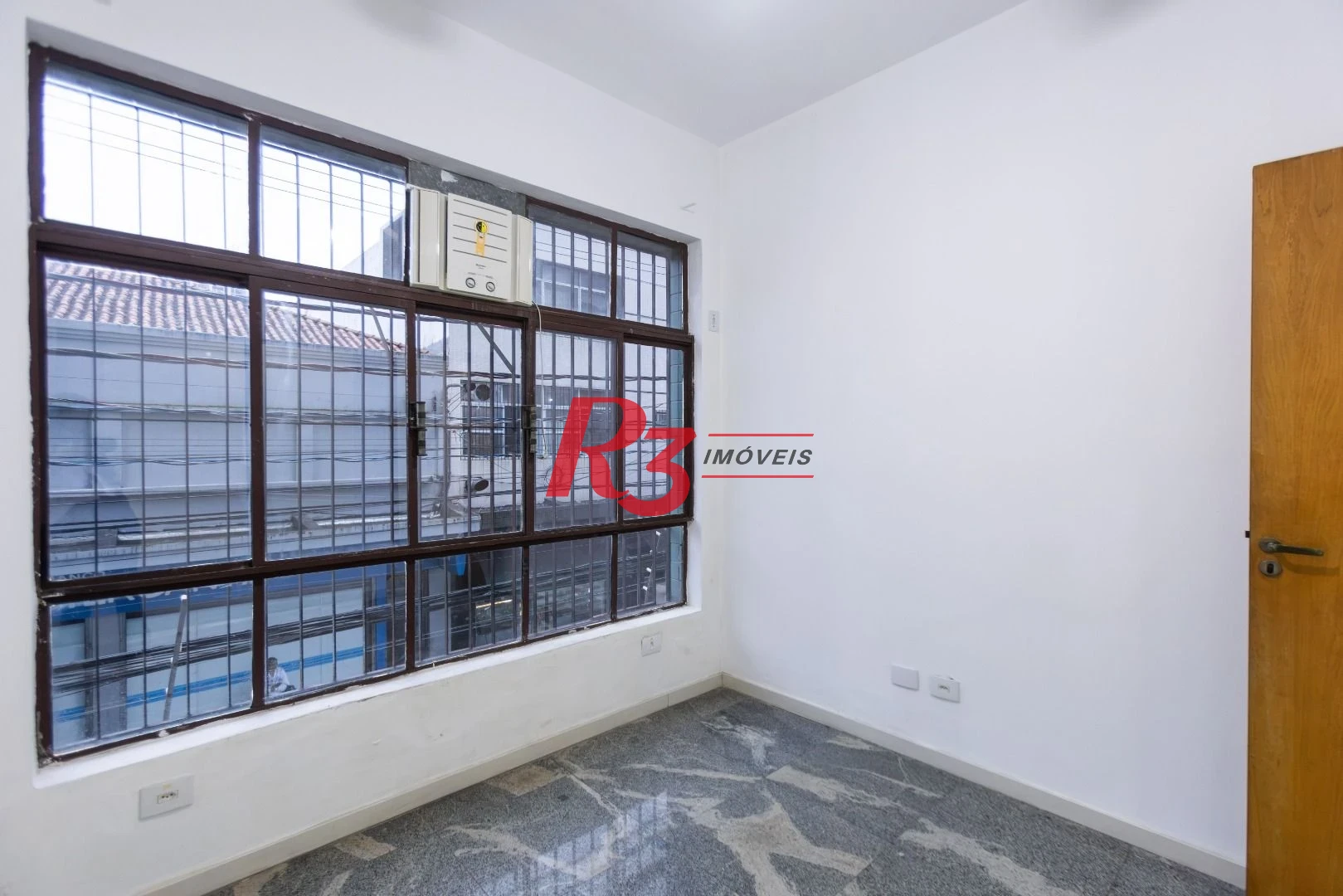 Sala, 47 m² - venda por R$ 250.000,00 ou aluguel por R$ 2.500,00/mês - Centro - Santos/SP