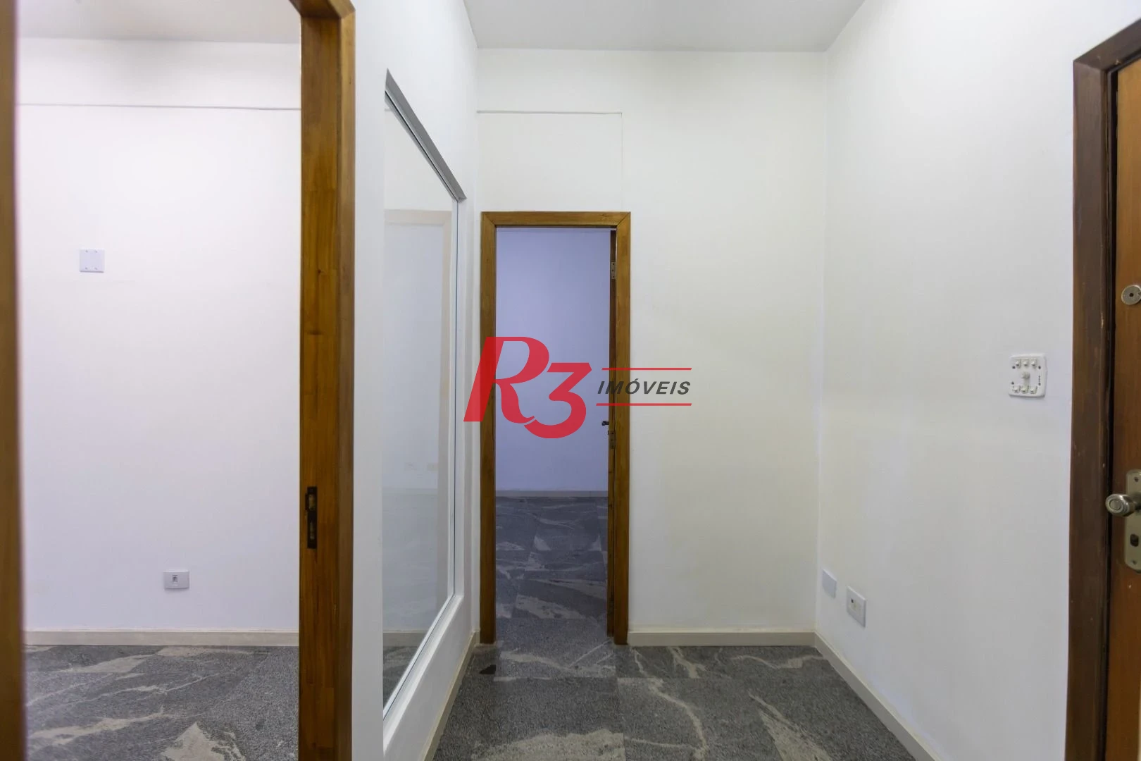 Sala, 47 m² - venda por R$ 250.000,00 ou aluguel por R$ 2.500,00/mês - Centro - Santos/SP
