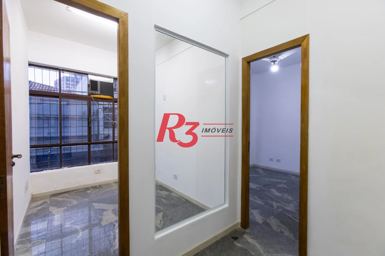 Sala, 47 m² - venda por R$ 250.000,00 ou aluguel por R$ 2.500,00/mês - Centro - Santos/SP