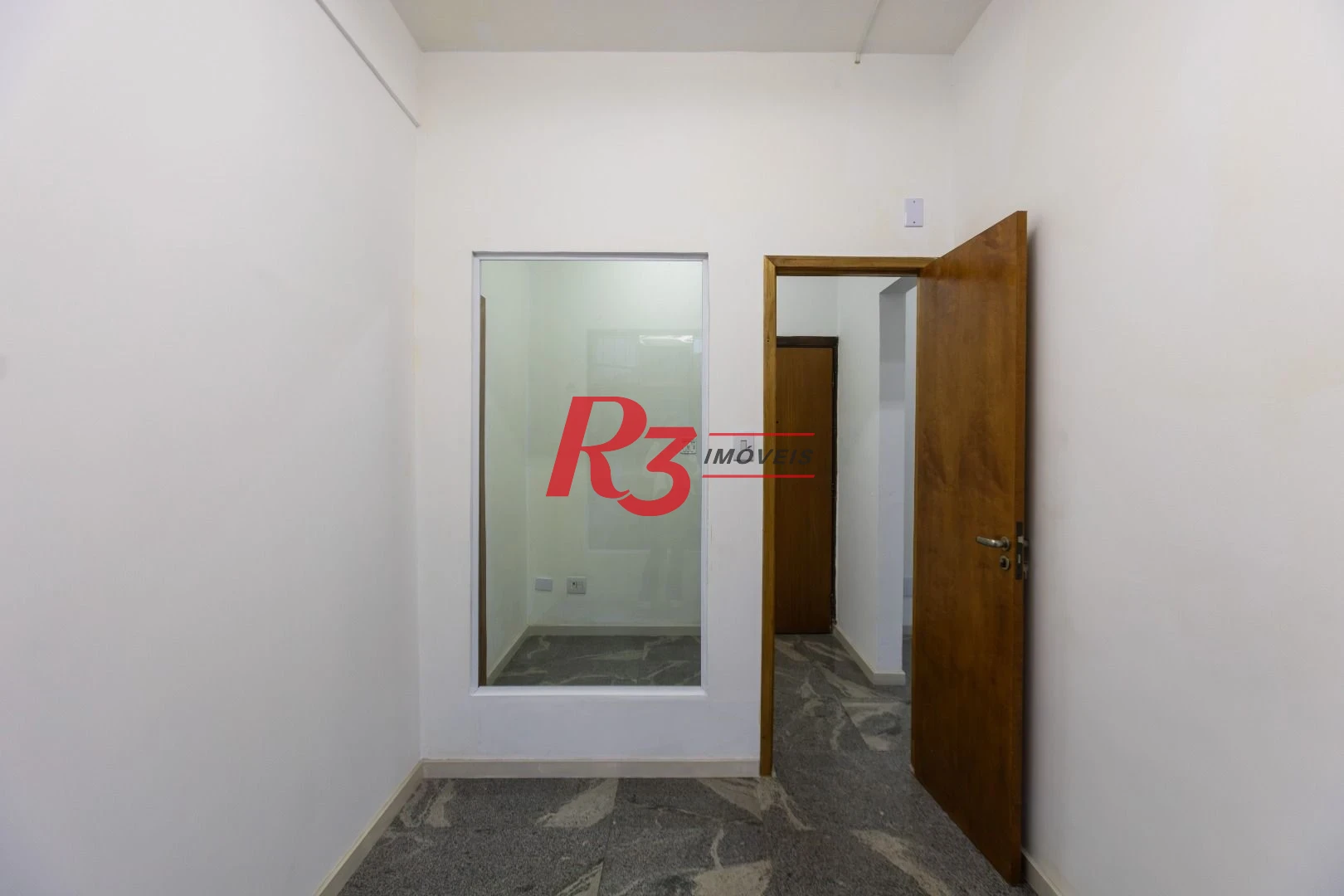 Sala, 47 m² - venda por R$ 250.000,00 ou aluguel por R$ 2.500,00/mês - Centro - Santos/SP