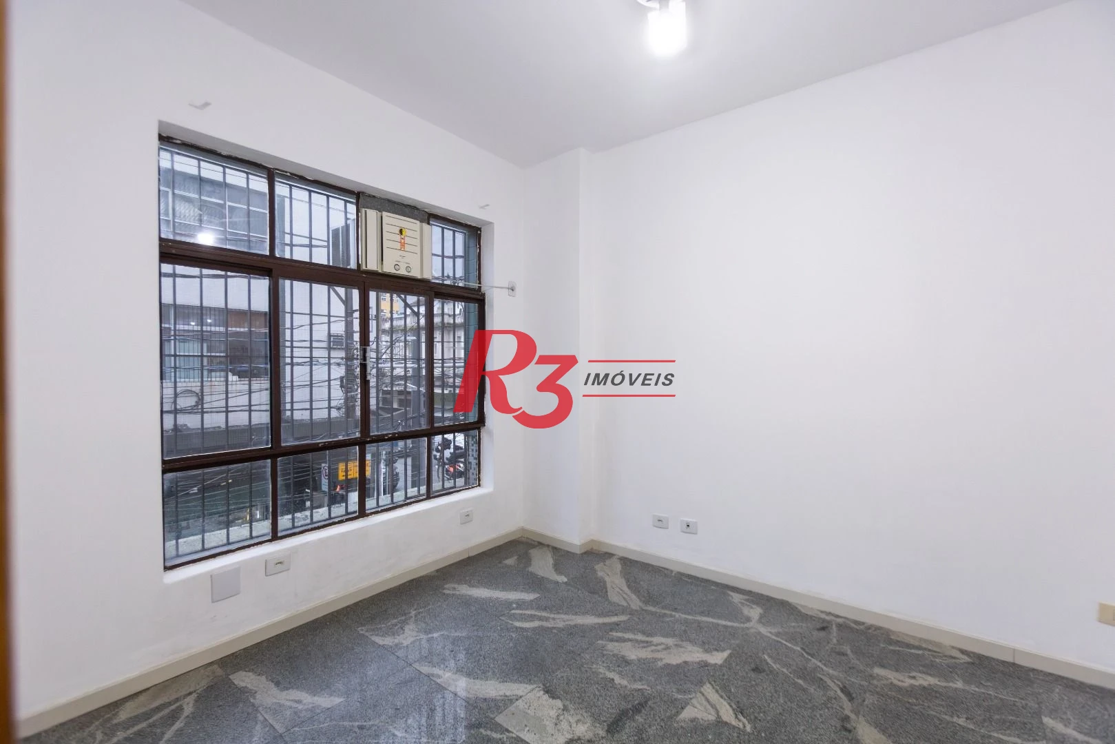 Sala, 47 m² - venda por R$ 250.000,00 ou aluguel por R$ 2.500,00/mês - Centro - Santos/SP