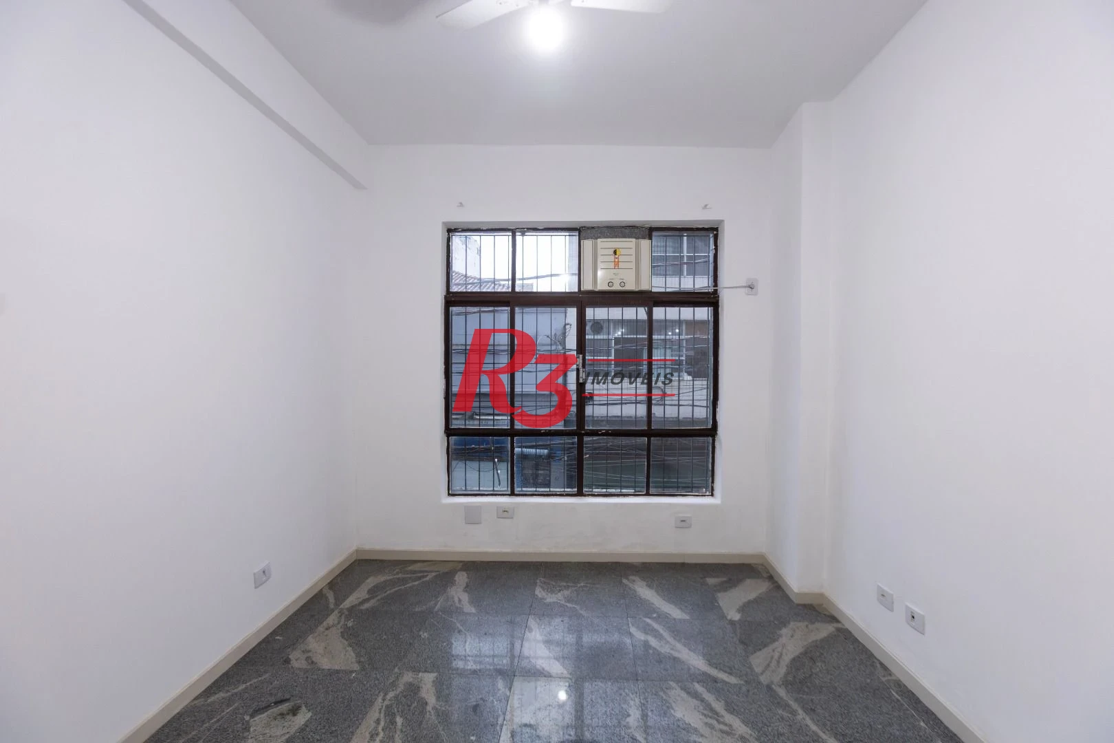 Sala, 47 m² - venda por R$ 250.000,00 ou aluguel por R$ 2.500,00/mês - Centro - Santos/SP