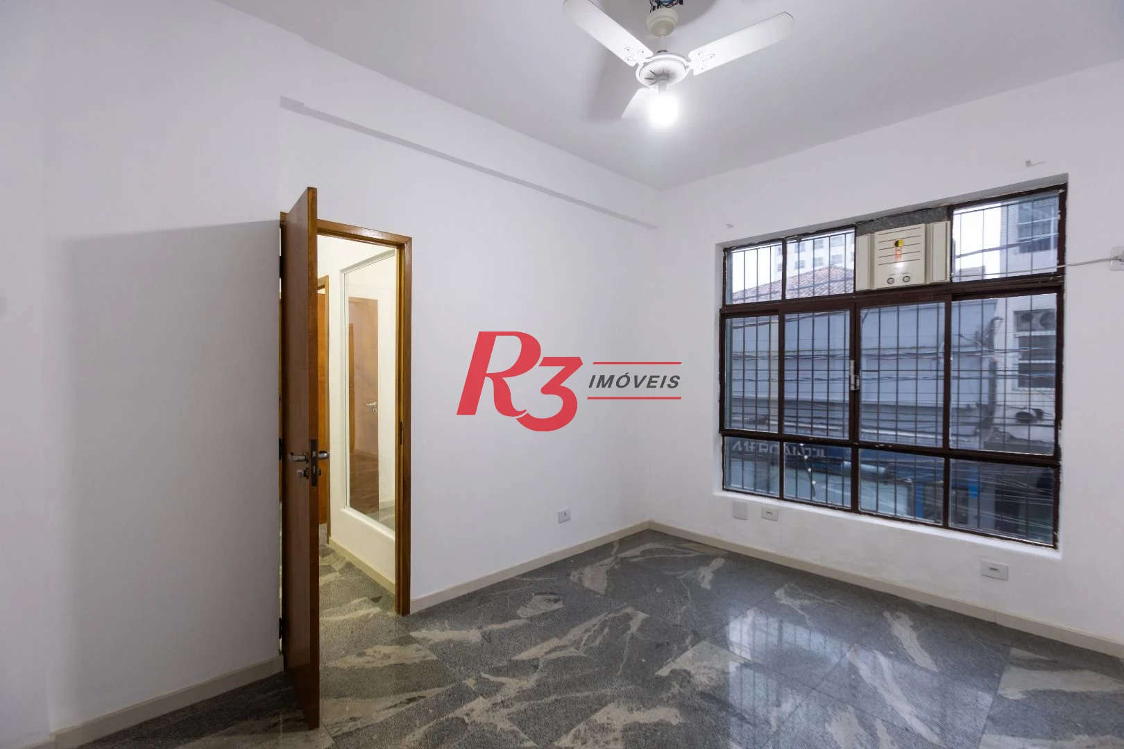 Sala, 47 m² - venda por R$ 250.000,00 ou aluguel por R$ 2.500,00/mês - Centro - Santos/SP