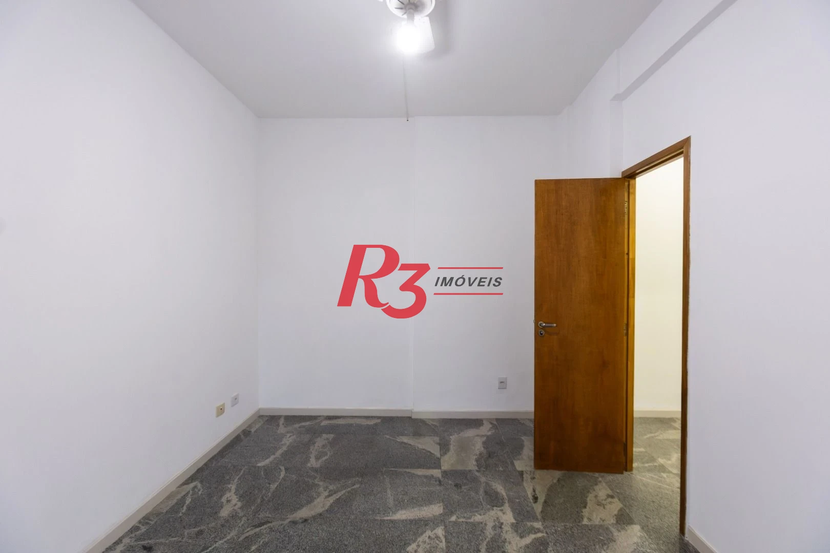 Sala, 47 m² - venda por R$ 250.000,00 ou aluguel por R$ 2.500,00/mês - Centro - Santos/SP