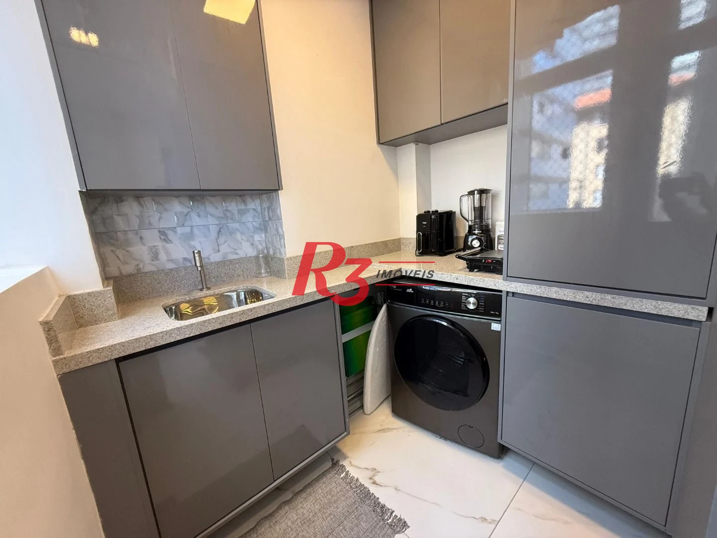 Apartamento com 2 dormitórios à venda, 110 m² por R$ 950.000,00 - Pompéia - Santos/SP