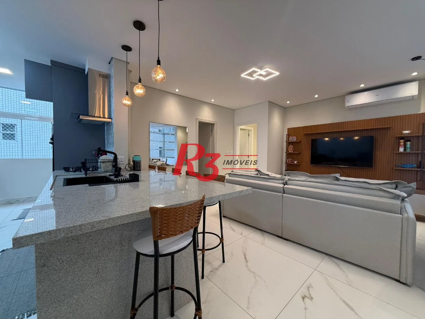 Apartamento com 2 dormitórios à venda, 110 m² por R$ 950.000,00 - Pompéia - Santos/SP
