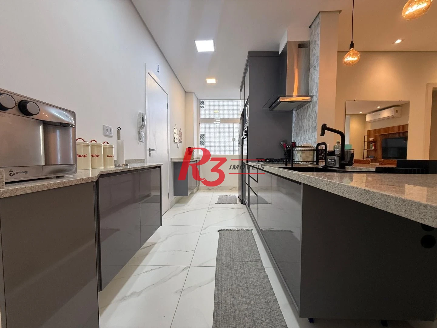 Apartamento com 2 dormitórios à venda, 110 m² por R$ 950.000,00 - Pompéia - Santos/SP