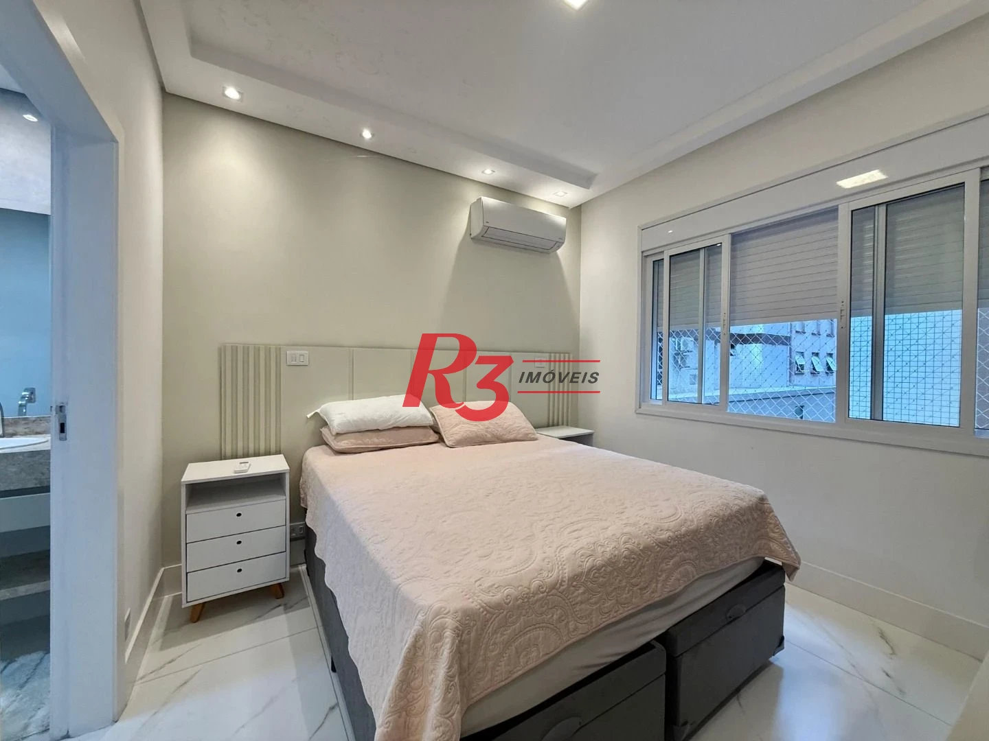 Apartamento com 2 dormitórios à venda, 110 m² por R$ 950.000,00 - Pompéia - Santos/SP