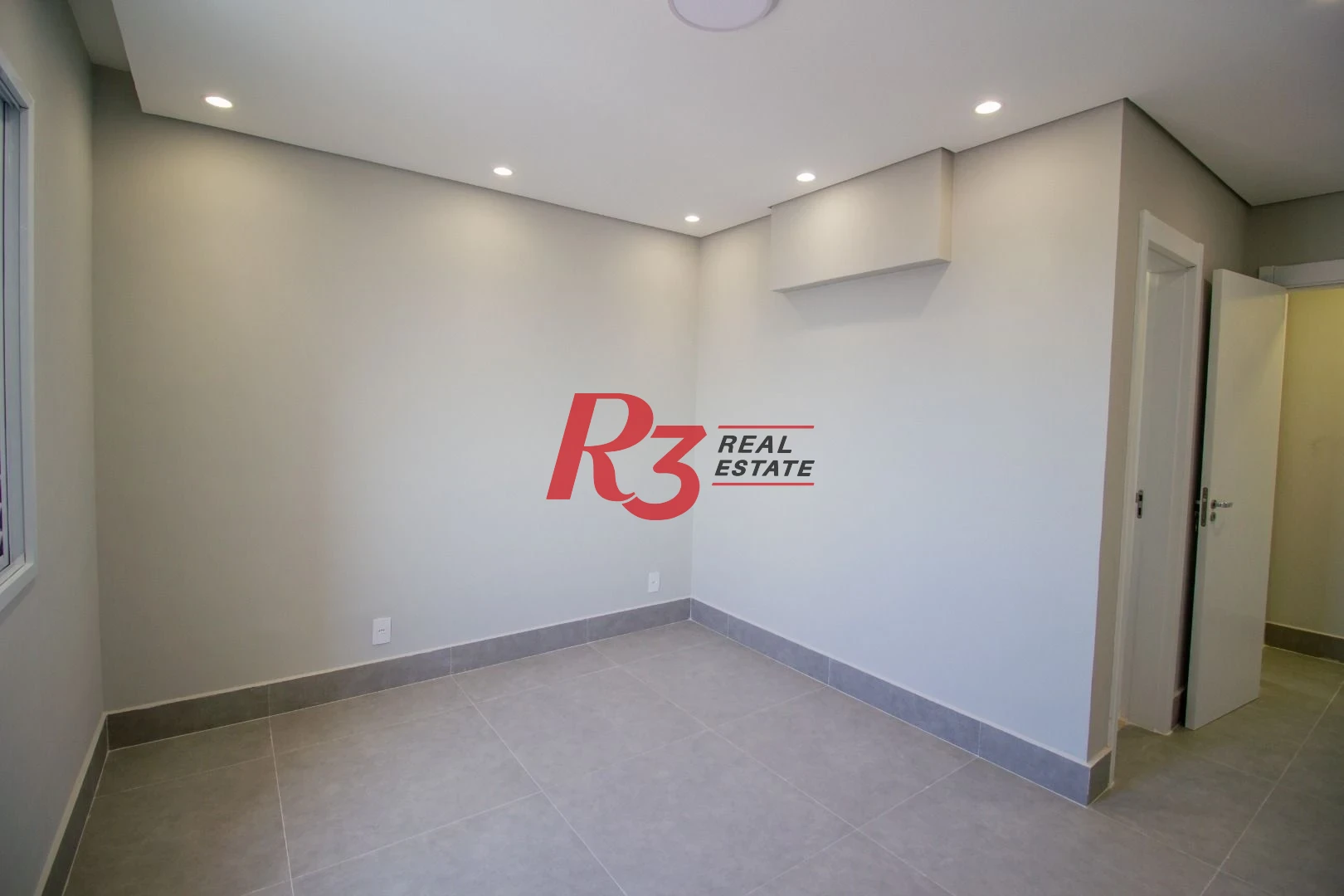 Apartamento com 3 dormitórios à venda, 84 m² por R$ 940.000,00 - Marapé - Santos/SP