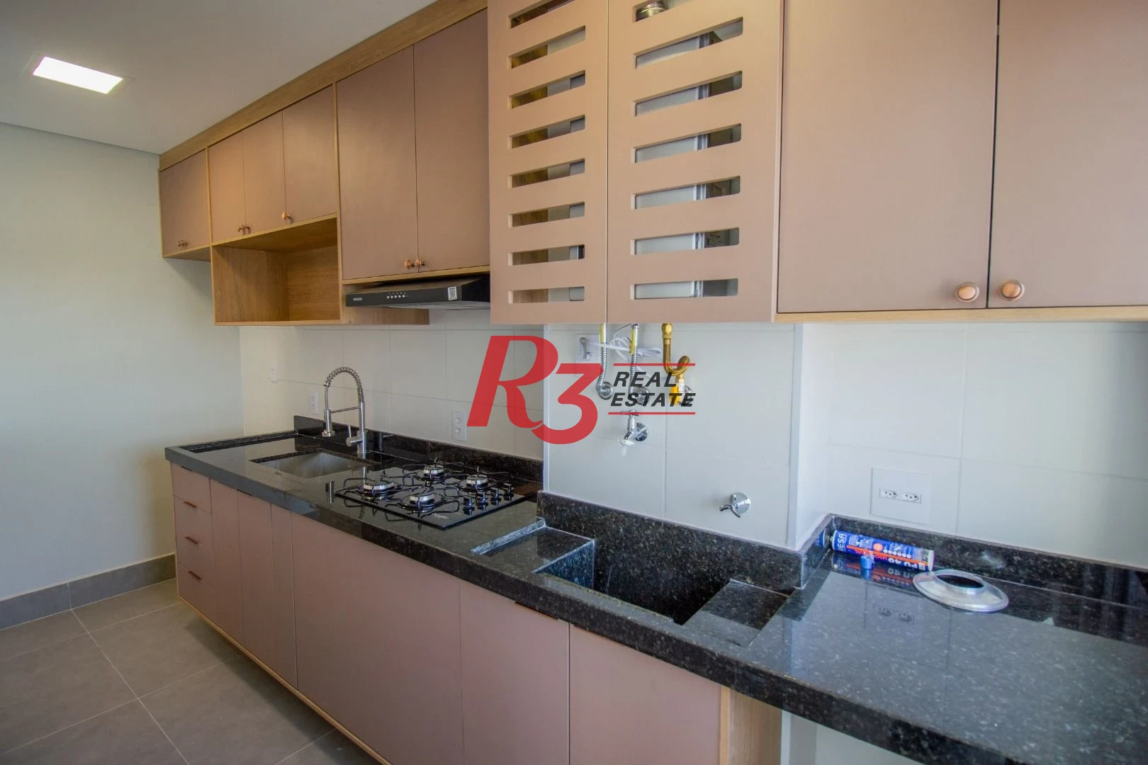 Apartamento com 3 dormitórios à venda, 84 m² por R$ 940.000,00 - Marapé - Santos/SP