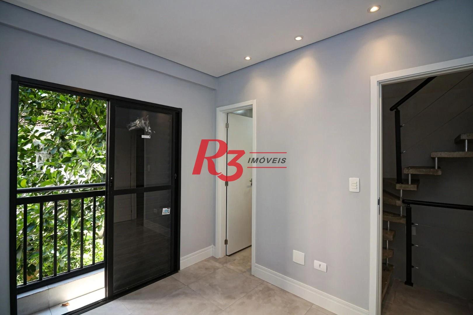 Sobrado com 2 dormitórios à venda, 92 m² por R$ 550.000,00 - Marapé - Santos/SP