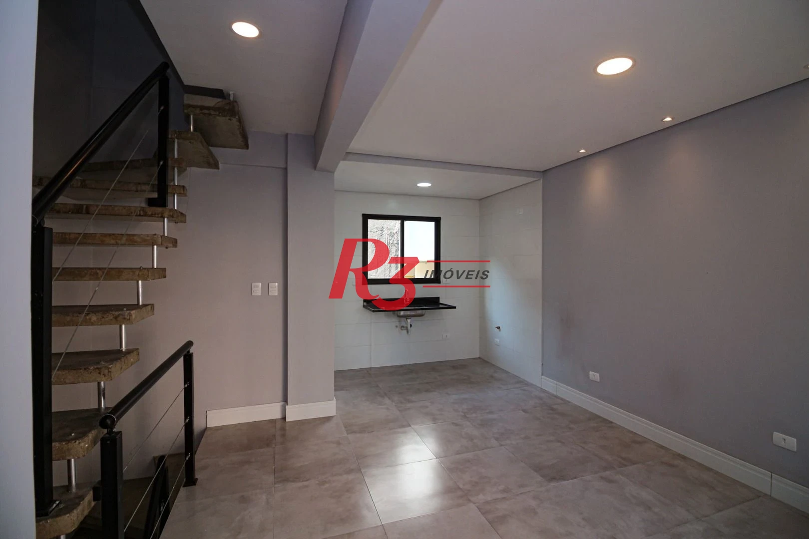 Sobrado com 2 dormitórios à venda, 92 m² por R$ 550.000,00 - Marapé - Santos/SP