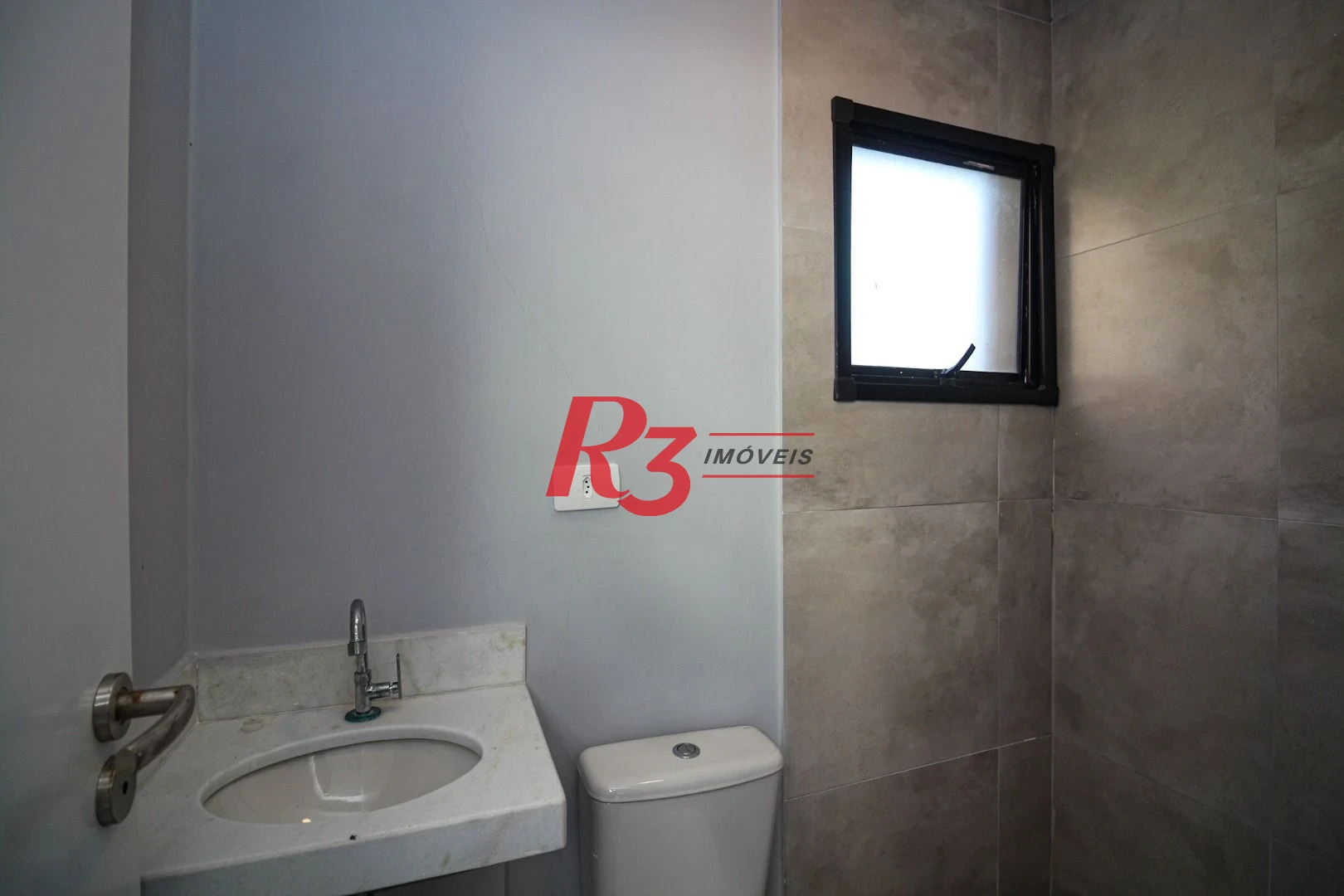 Sobrado com 2 dormitórios à venda, 92 m² por R$ 550.000,00 - Marapé - Santos/SP