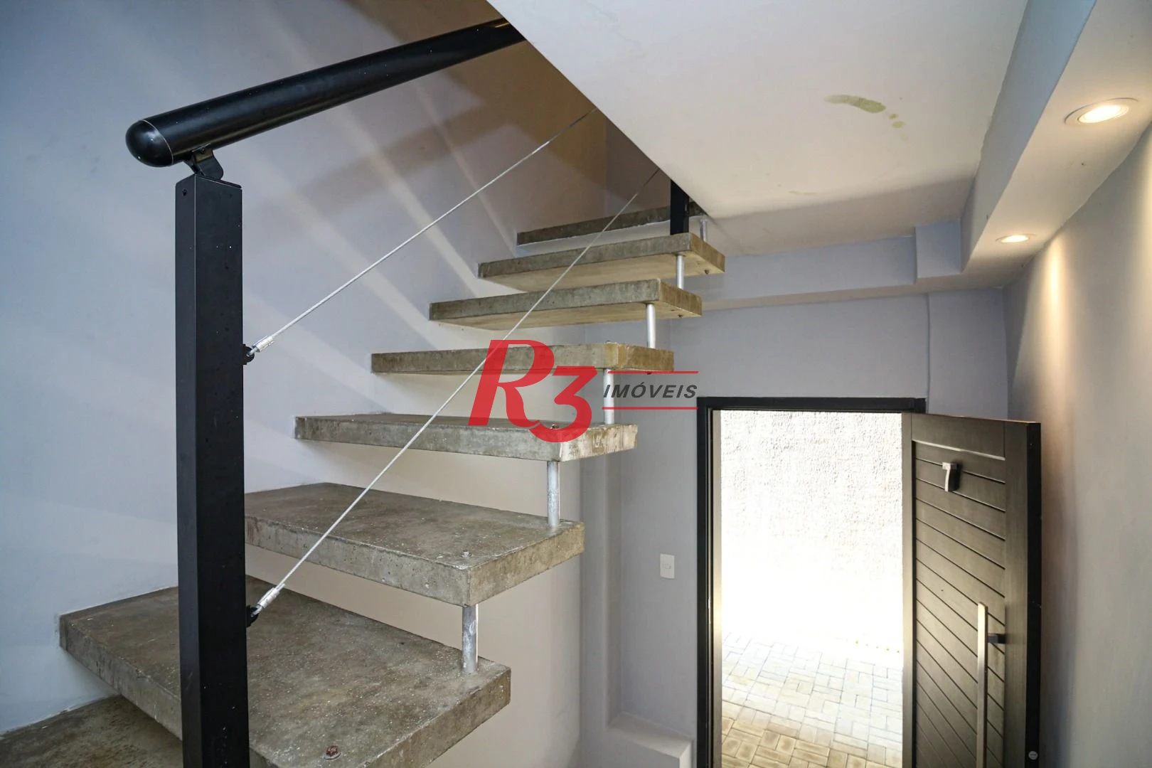 Sobrado com 2 dormitórios à venda, 92 m² por R$ 550.000,00 - Marapé - Santos/SP