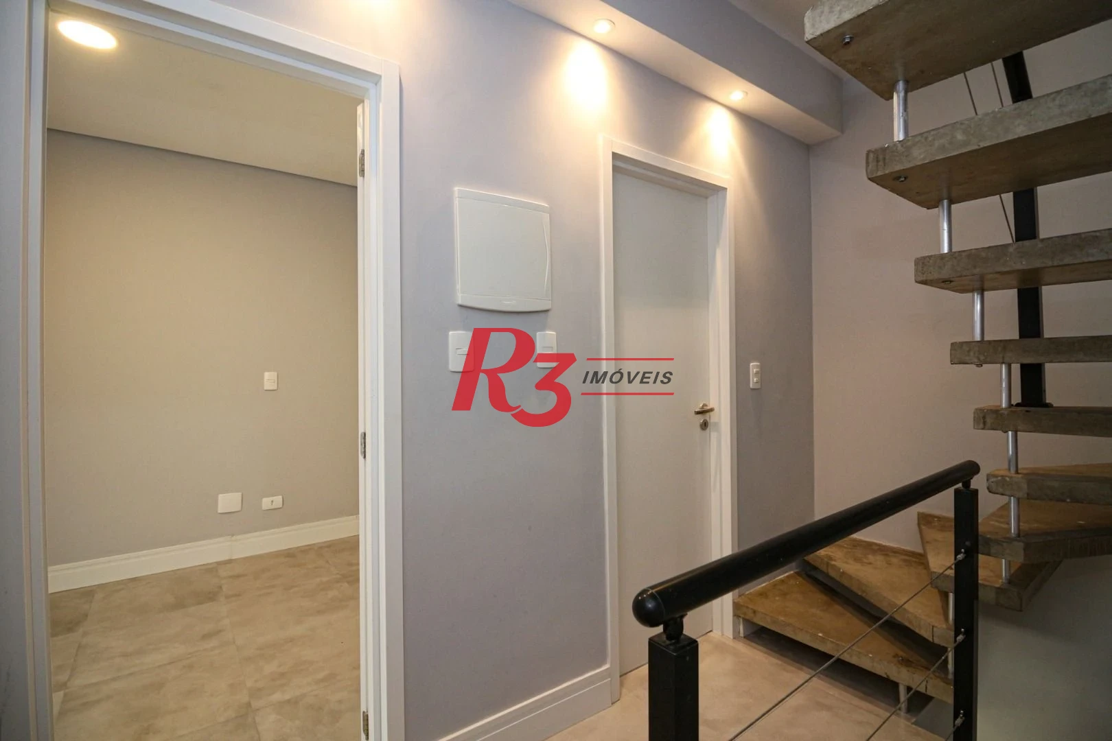 Sobrado com 2 dormitórios à venda, 92 m² por R$ 550.000,00 - Marapé - Santos/SP