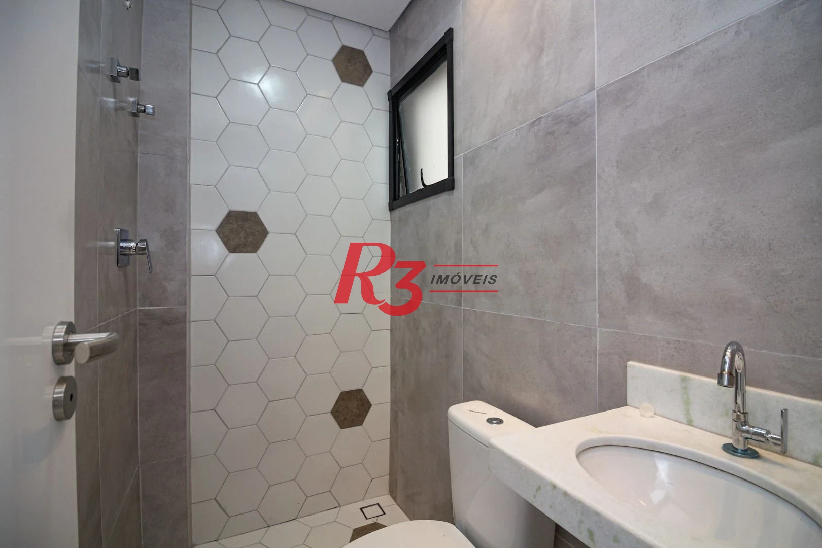 Sobrado com 2 dormitórios à venda, 92 m² por R$ 550.000,00 - Marapé - Santos/SP
