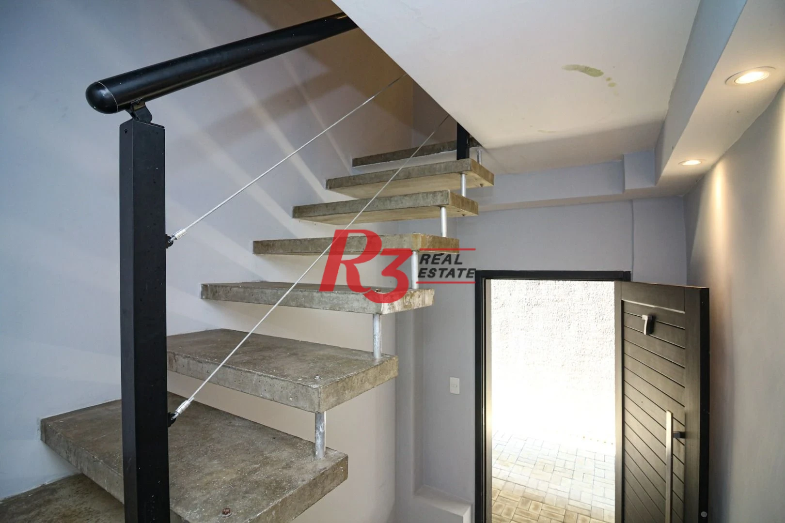 Sobrado com 2 dormitórios à venda, 92 m² por R$ 655.000,00 - Marapé - Santos/SP