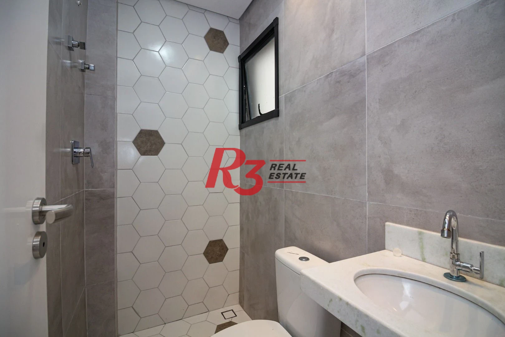 Sobrado com 2 dormitórios à venda, 92 m² por R$ 655.000,00 - Marapé - Santos/SP