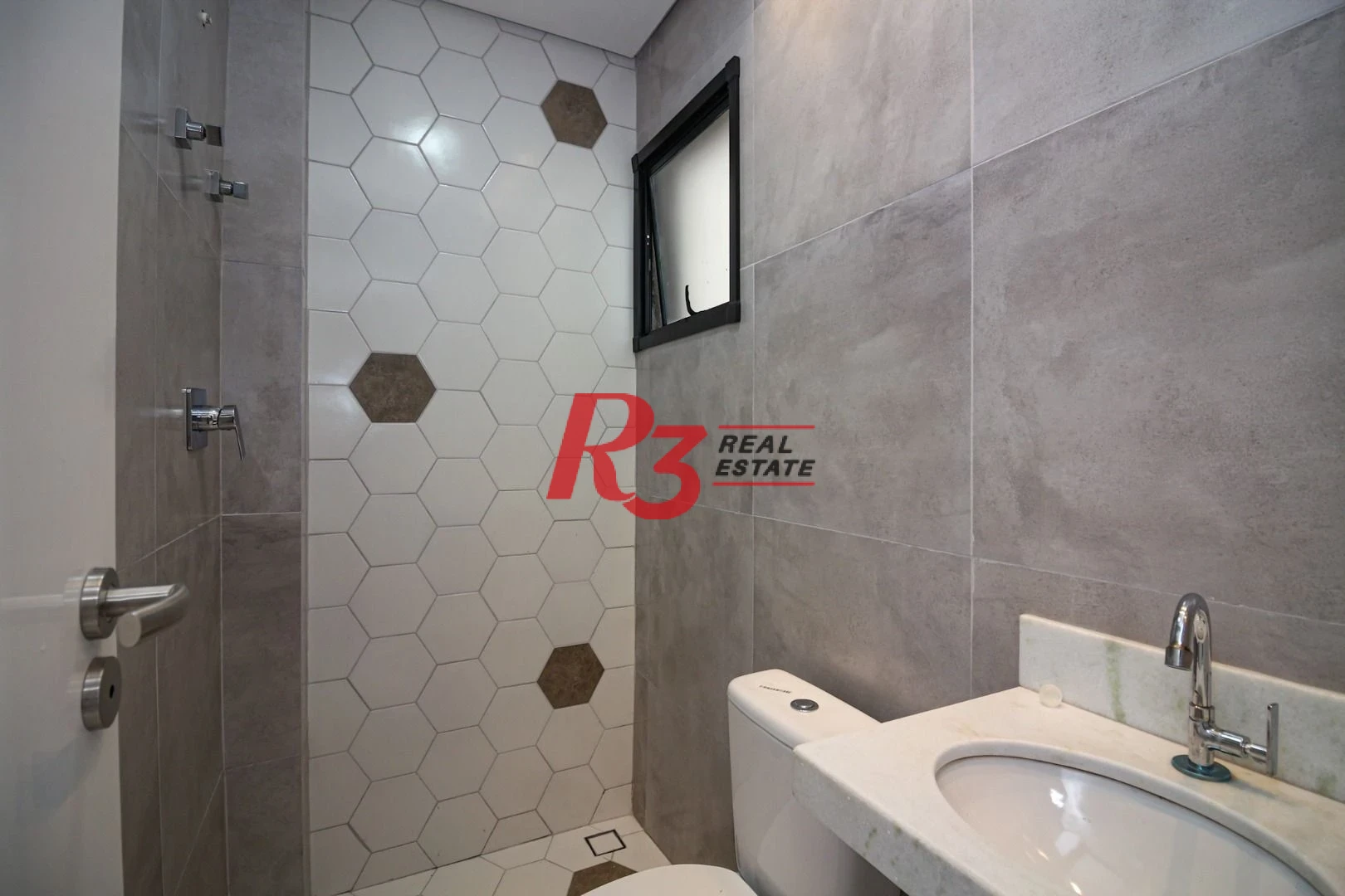 Sobrado com 2 dormitórios à venda, 92 m² por R$ 655.000,00 - Marapé - Santos/SP