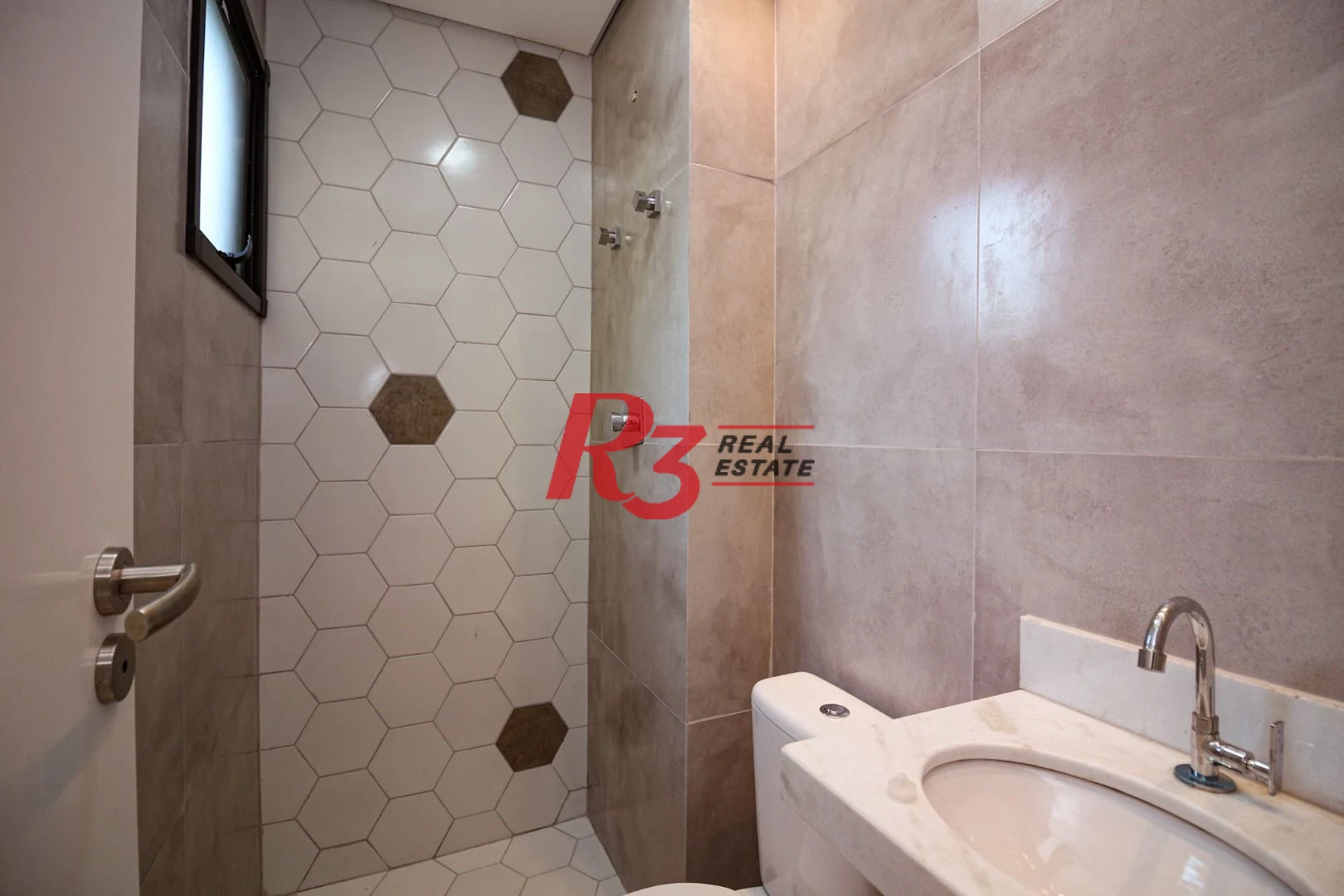 Sobrado com 2 dormitórios à venda, 92 m² por R$ 655.000,00 - Marapé - Santos/SP