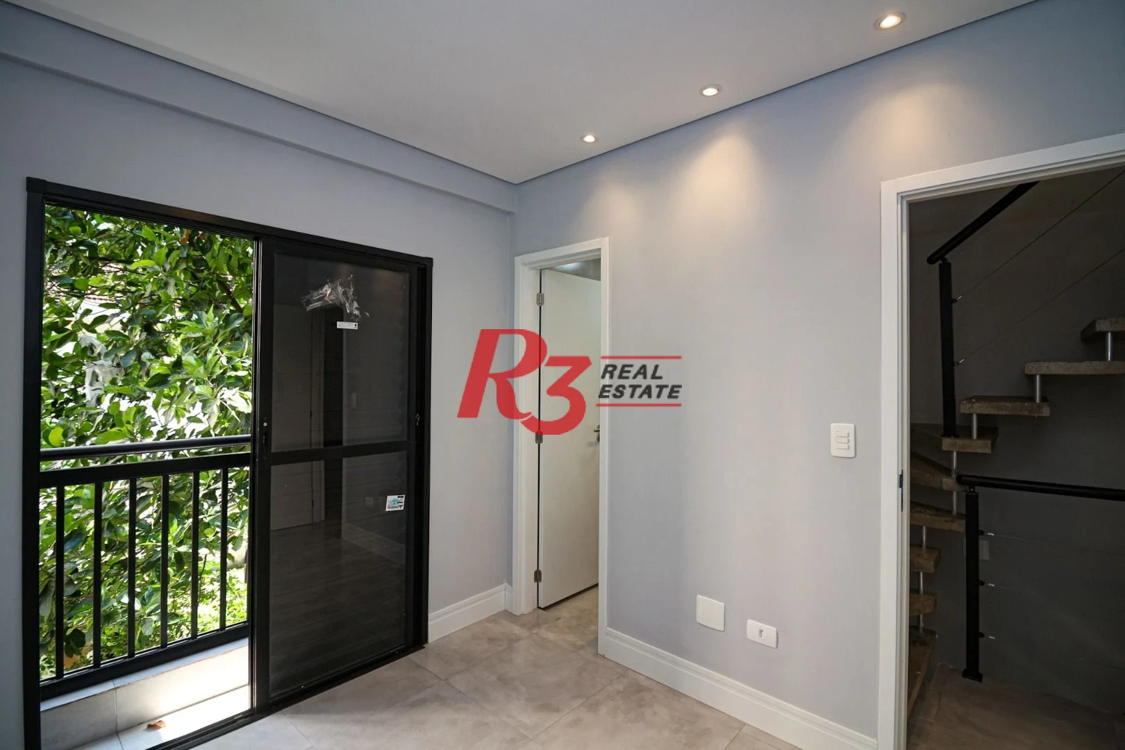 Sobrado com 2 dormitórios à venda, 92 m² por R$ 655.000,00 - Marapé - Santos/SP
