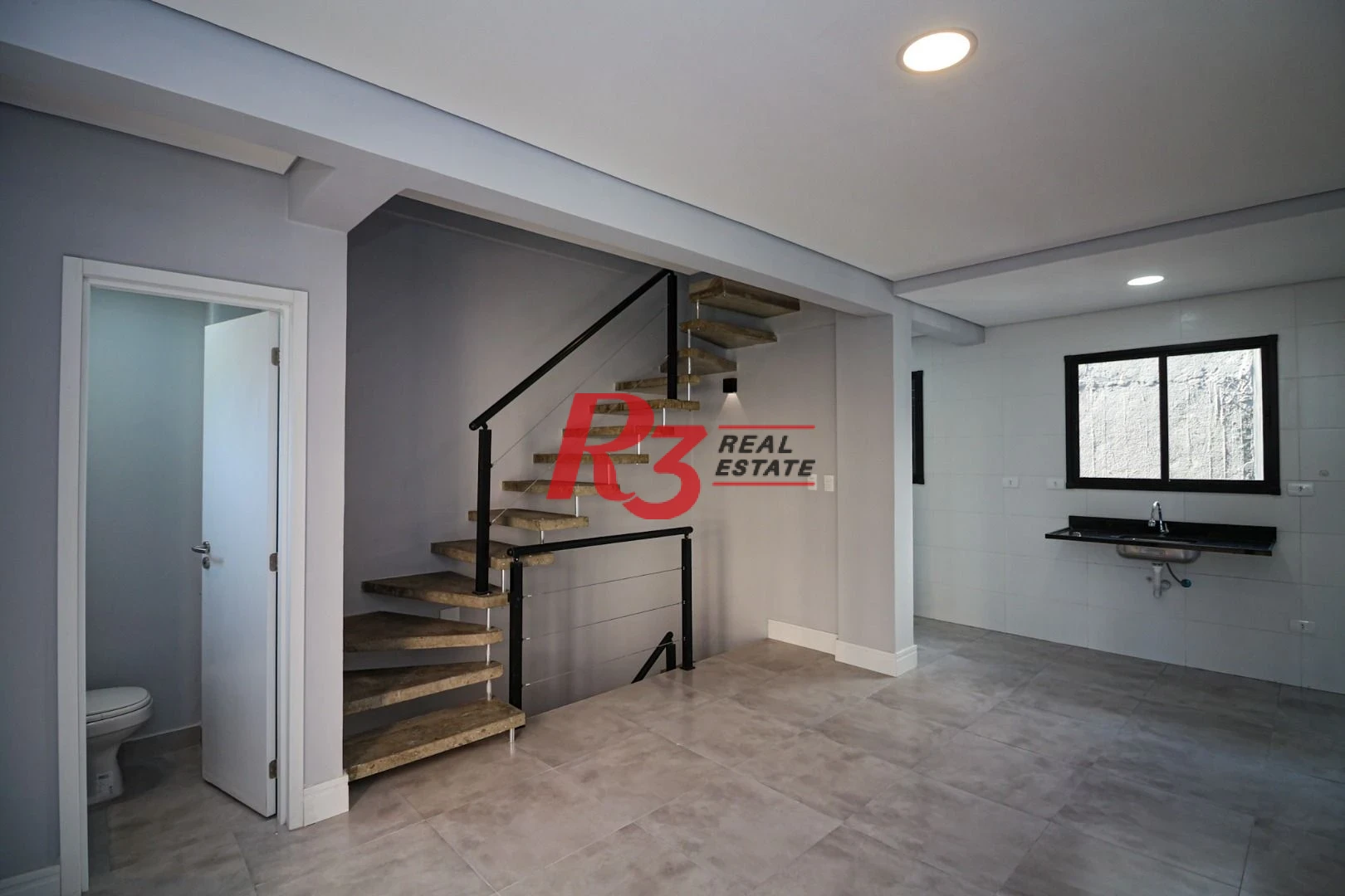 Sobrado com 2 dormitórios à venda, 92 m² por R$ 655.000,00 - Marapé - Santos/SP