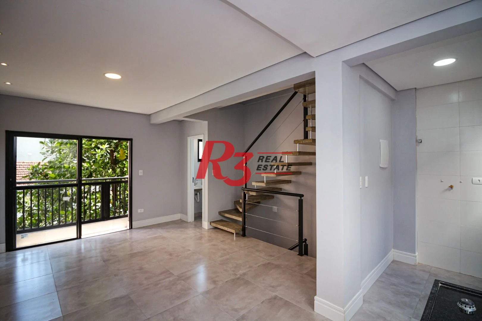 Sobrado com 2 dormitórios à venda, 92 m² por R$ 655.000,00 - Marapé - Santos/SP