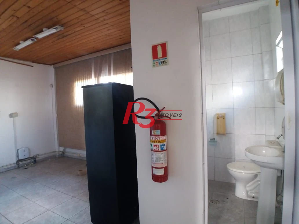 Oportunidade para locação ou compra, no Paque´ta, em Santos, com 240 m² de área útil, rota de saída do Centro, próximo ao cais, acesso pra caminhões!!