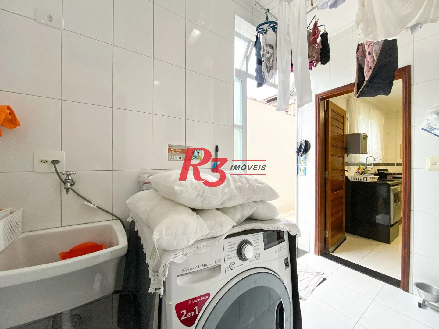 Sobrado com 3 dormitórios à venda, 130 m² por R$ 980.000 no José Menino - Santos/SP