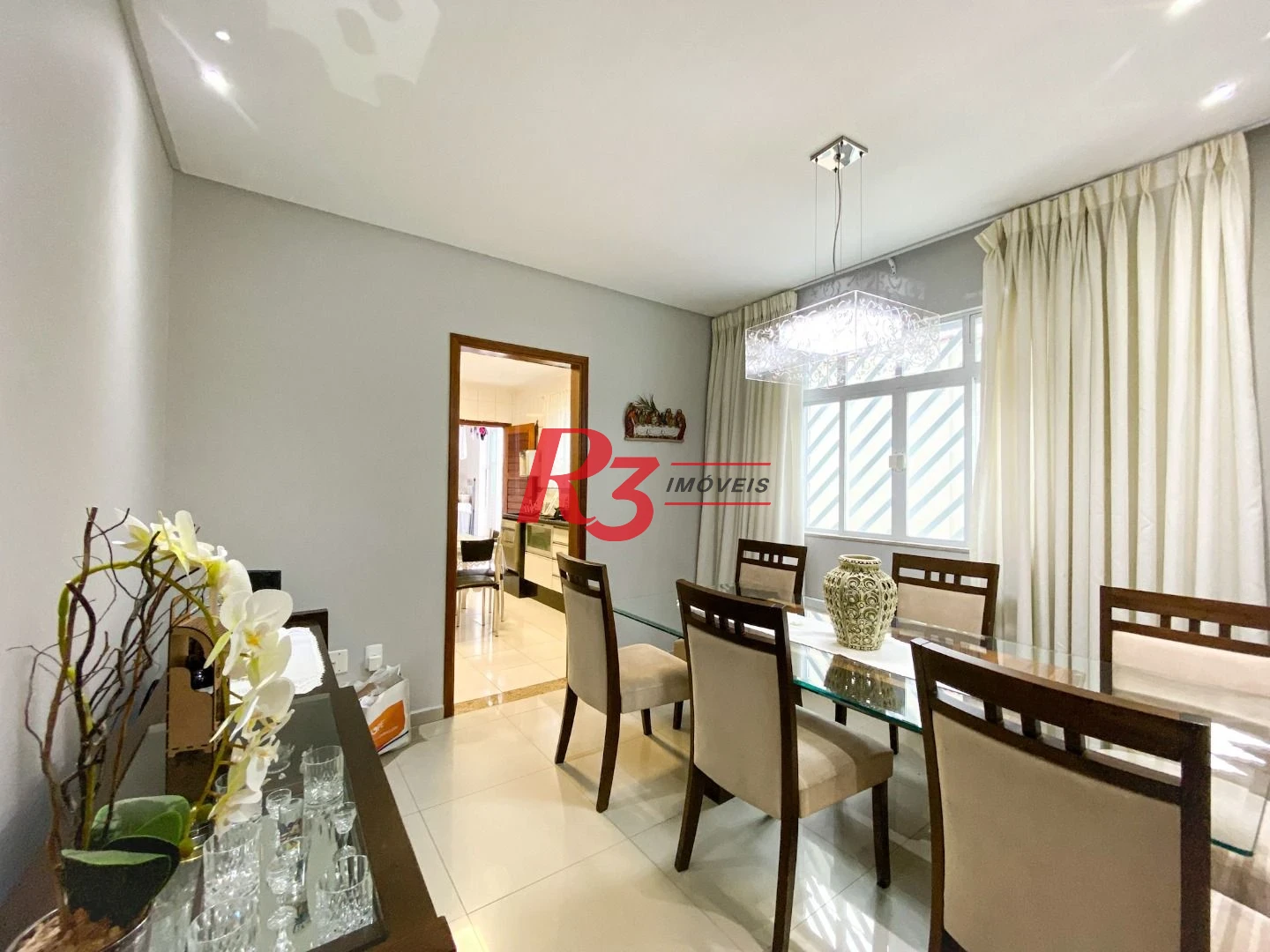 Sobrado com 3 dormitórios à venda, 130 m² por R$ 980.000 no José Menino - Santos/SP