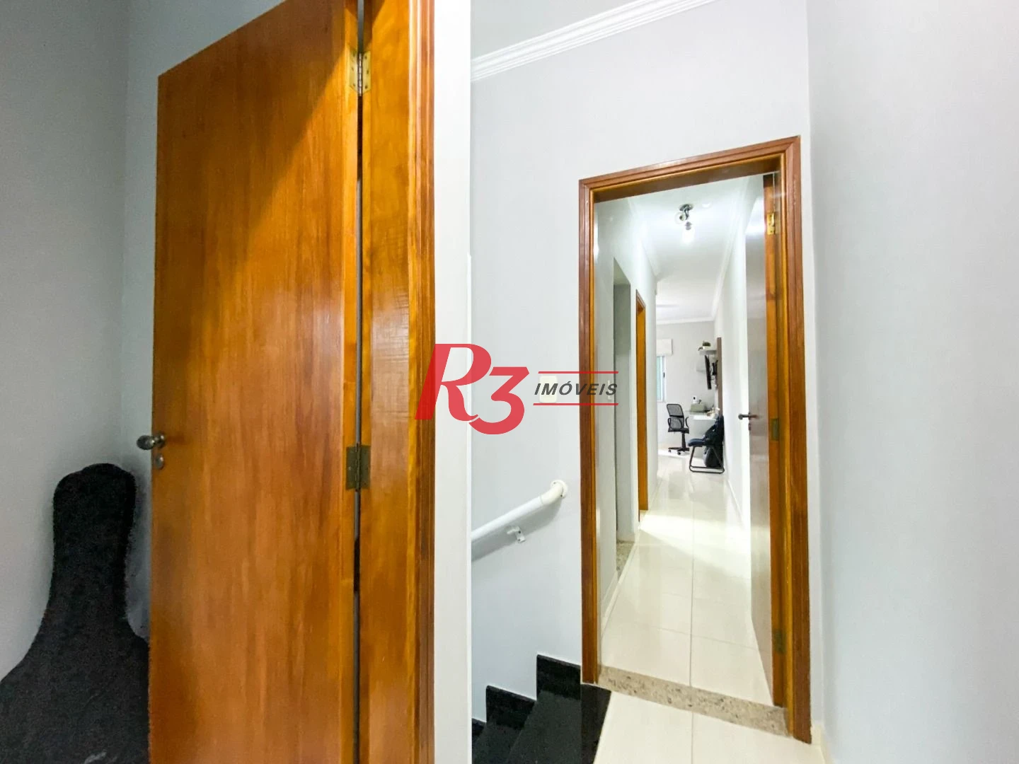 Sobrado com 3 dormitórios à venda, 130 m² por R$ 980.000 no José Menino - Santos/SP
