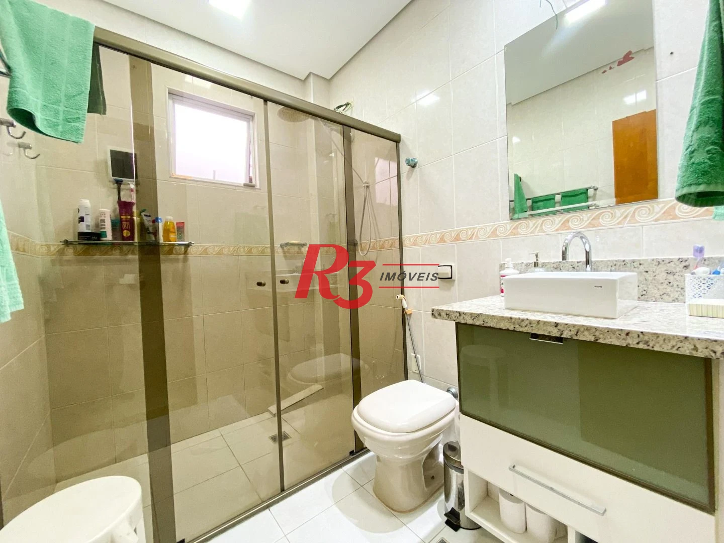 Sobrado com 3 dormitórios à venda, 130 m² por R$ 980.000 no José Menino - Santos/SP