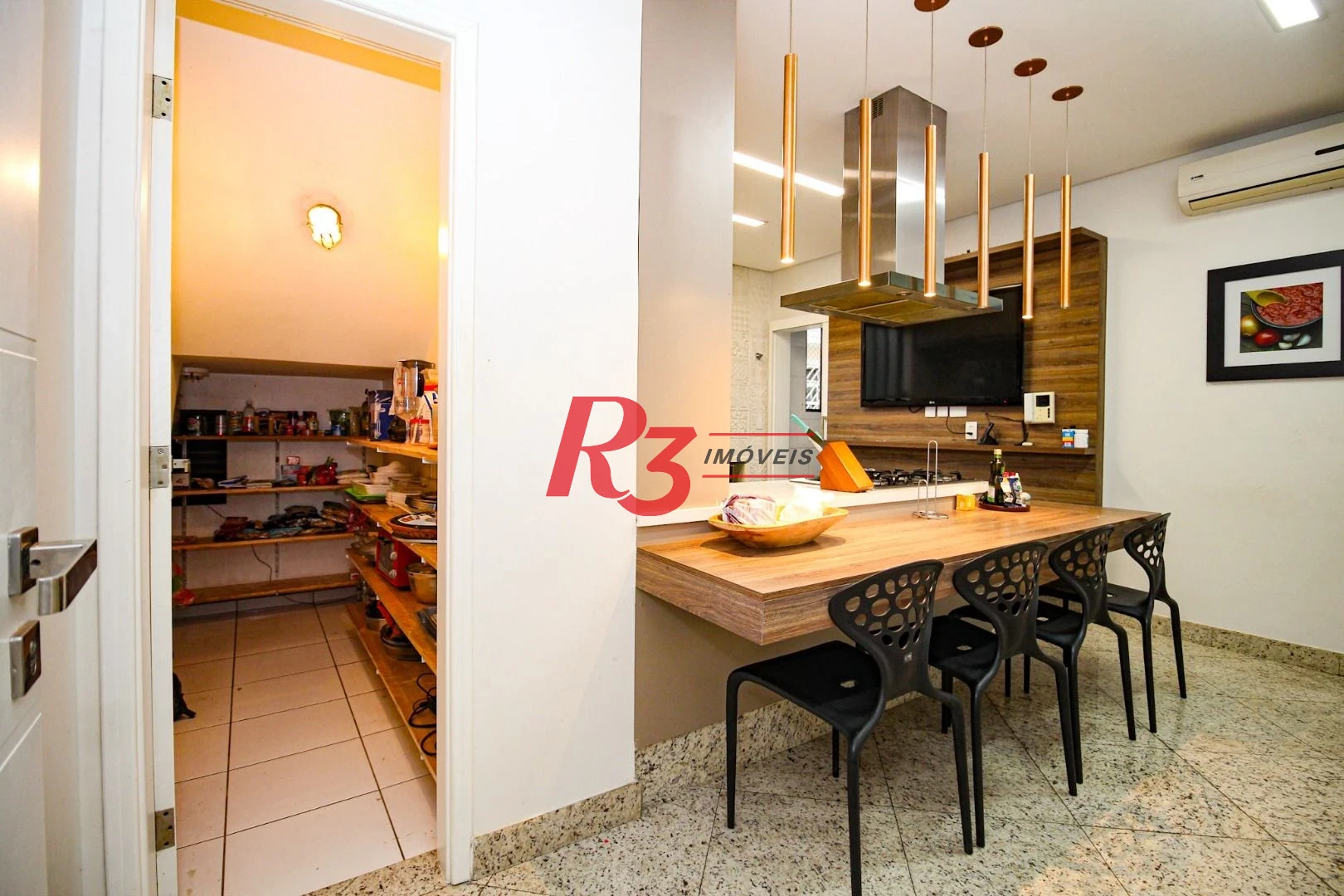 Sobrado à venda, 350 m² por R$ 2.250.000,00 - Campo Grande - Santos/SP
