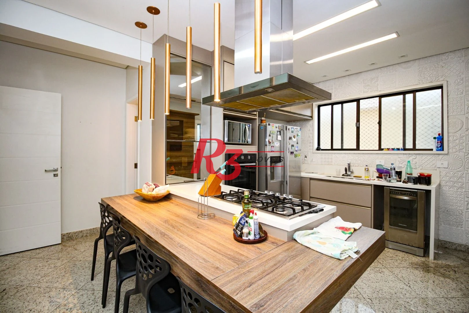 Sobrado à venda, 350 m² por R$ 2.250.000,00 - Campo Grande - Santos/SP