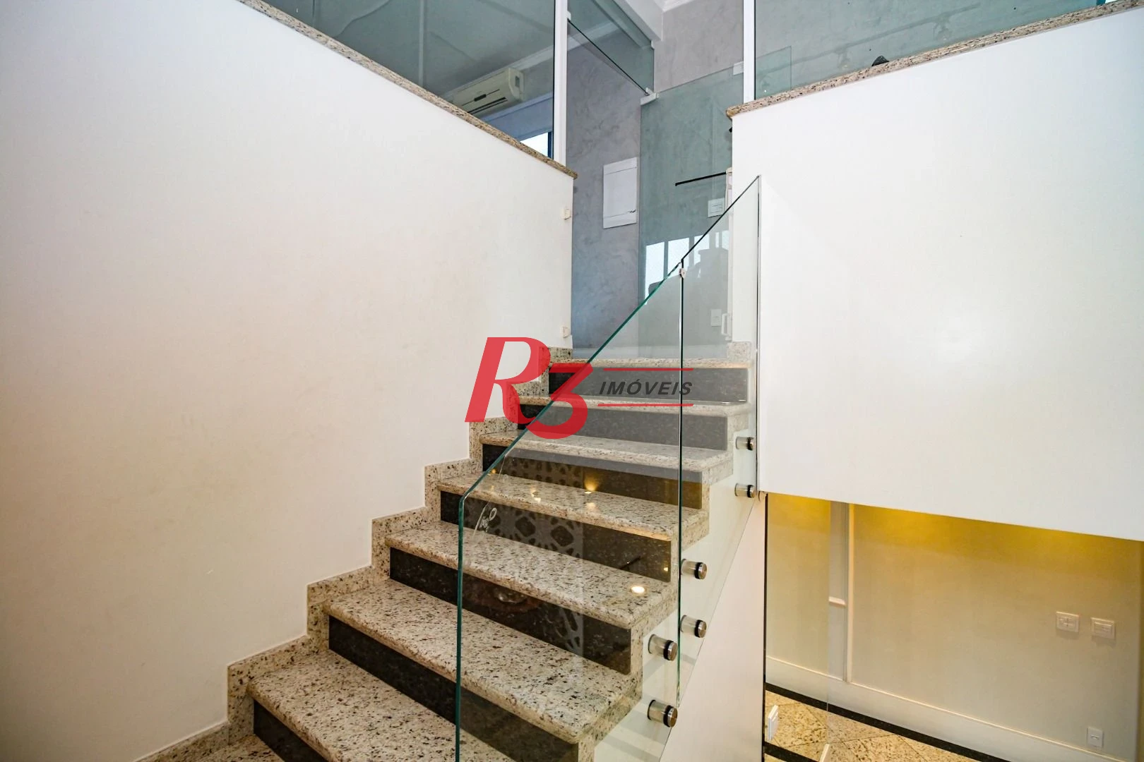 Sobrado à venda, 350 m² por R$ 2.250.000,00 - Campo Grande - Santos/SP
