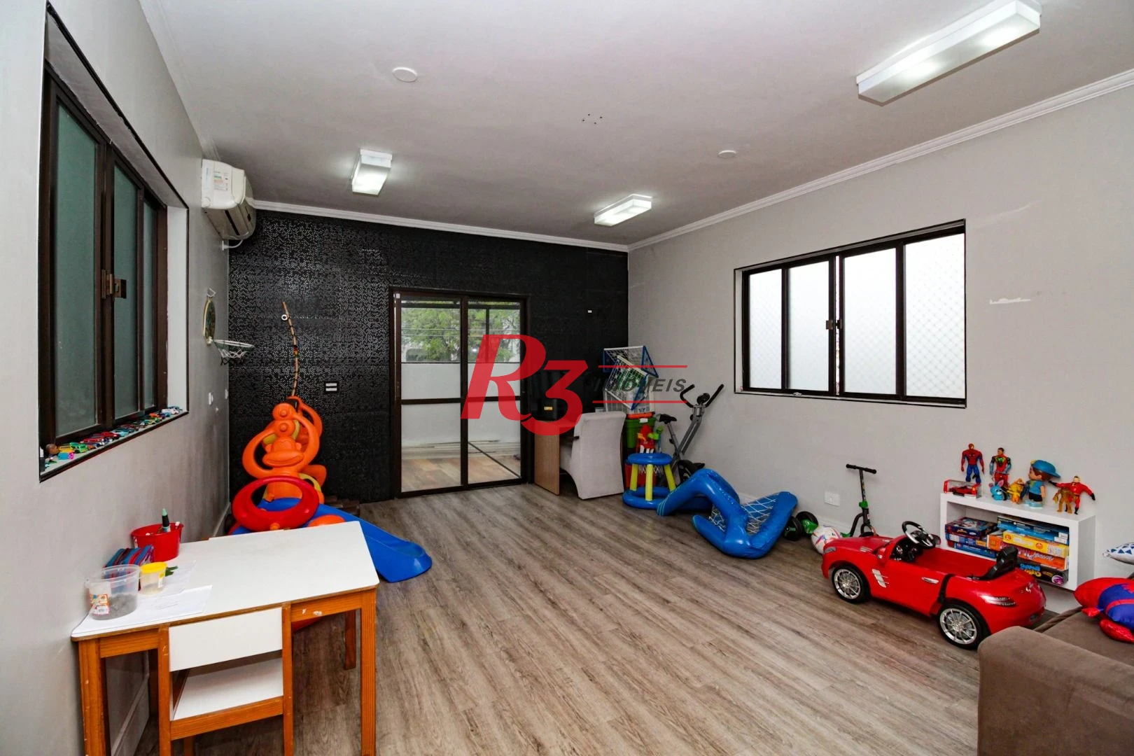 Sobrado à venda, 350 m² por R$ 2.250.000,00 - Campo Grande - Santos/SP