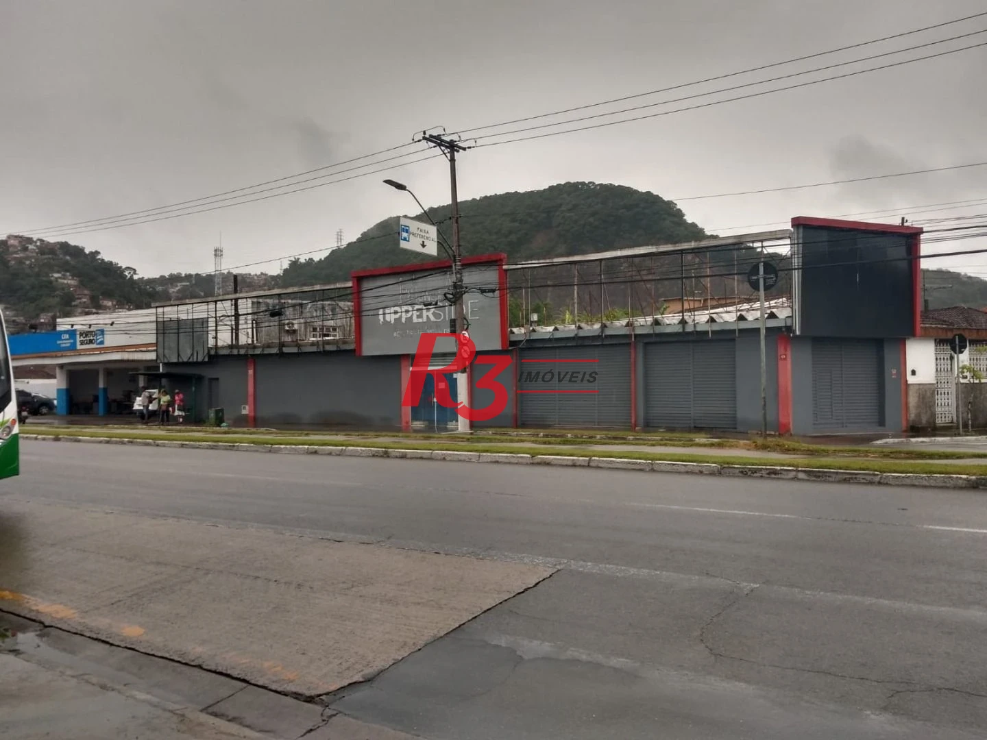 Loja para alugar, 351 m² por R$ 7.000,00/mês - Saboó - Santos/SP