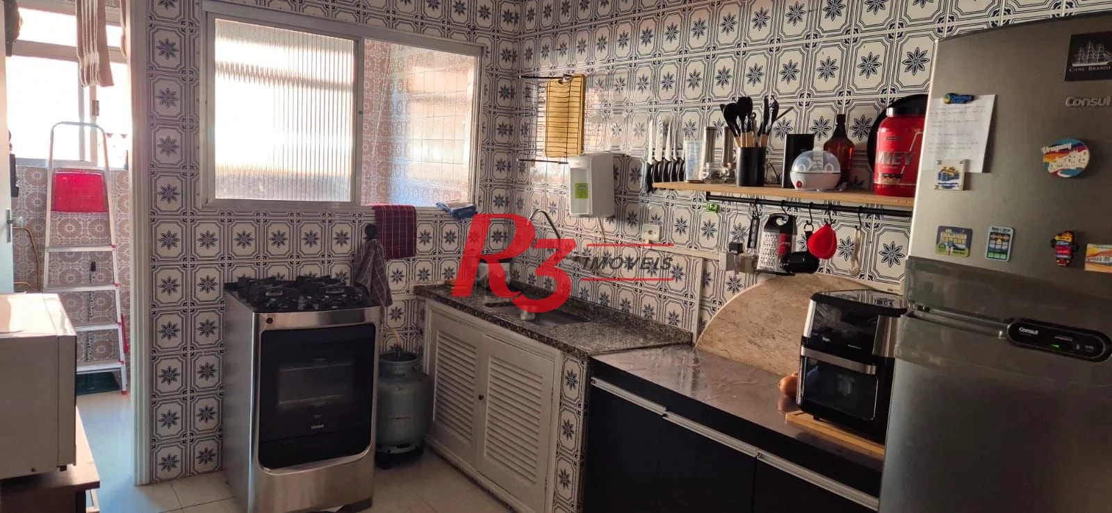 Apartamento com 2 dormitórios à venda, 71 m² por R$ 375.000,00 - Marapé - Santos/SP