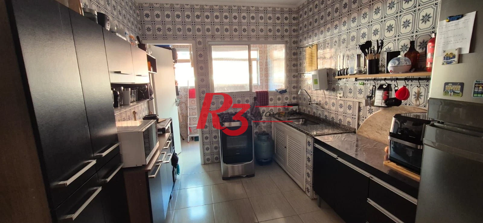 Apartamento com 2 dormitórios à venda, 71 m² por R$ 375.000,00 - Marapé - Santos/SP