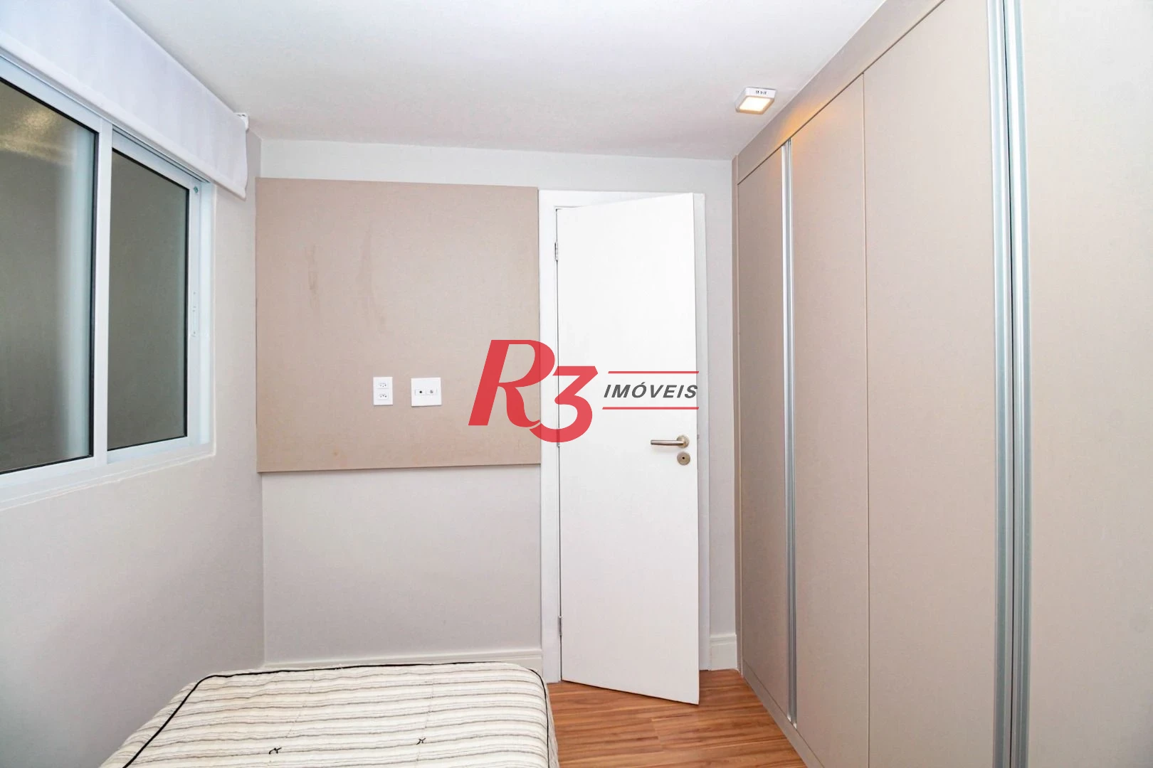 Apartamento, 130 m² - venda por R$ 999.999,00 ou aluguel por R$ 8.520,00/mês - Gonzaga - Santos/SP
