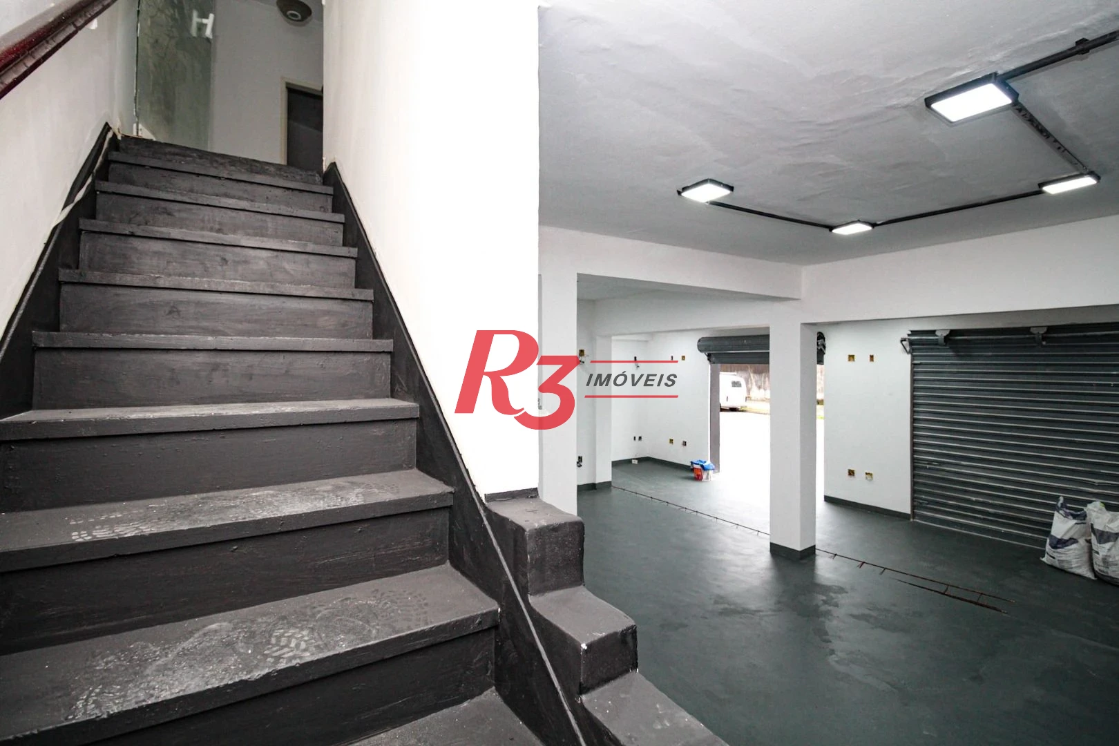 Sobrado com 2 dormitórios para alugar, 220 m² por R$ 11.000,00/mês - Marapé - Santos/SP