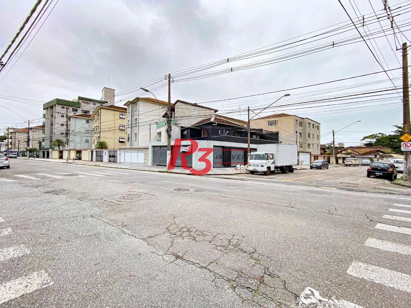 Sobrado com 2 dormitórios para alugar, 220 m² por R$ 11.000,00/mês - Marapé - Santos/SP