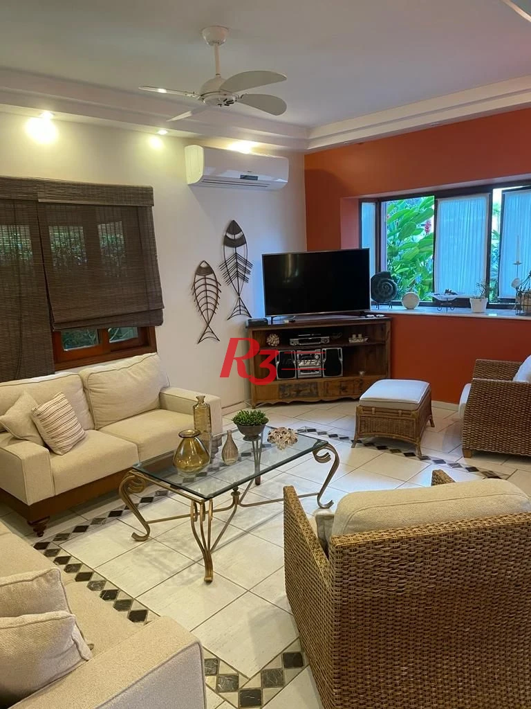 Casa com 4 dormitórios à venda, 247 m² por R$ 2.300.000 - Balneário Praia do Pernambuco - Guarujá/SP -